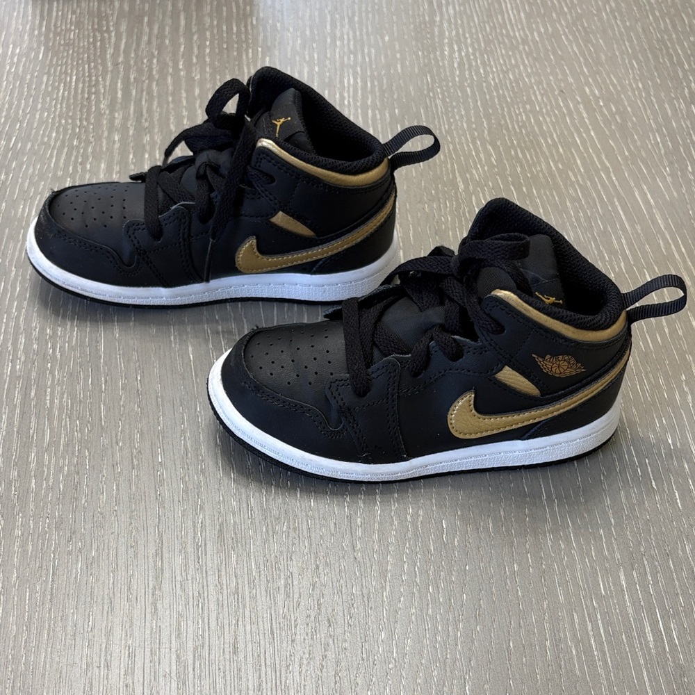 Jordan 1 MID (TD) sneakers size 9T